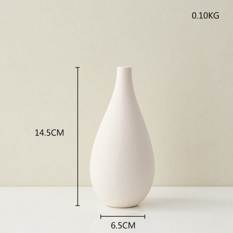 Wazon ceramiczny w jasnych kolorach reguralne kształty