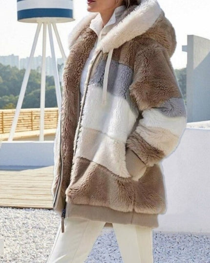 Damski płaszcz futrzany z kapturem czterokolorowy