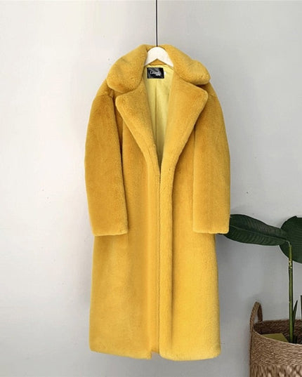 Damski płaszcz zimowy futrzany