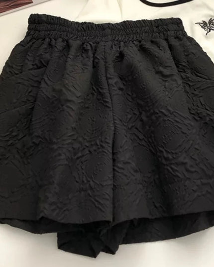 Damskie szorty z fakturą w róże