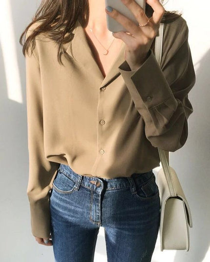 Damska koszula o klasycznym kroju