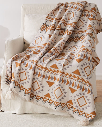 Koc we wzory w stylu BOHO z frędzlami