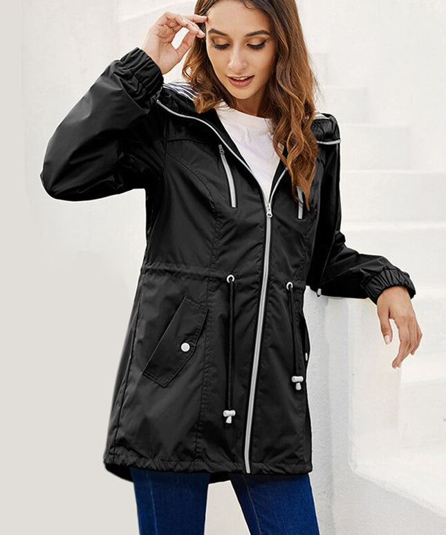 Damska kurtka przejściowa taliowana z kapturem