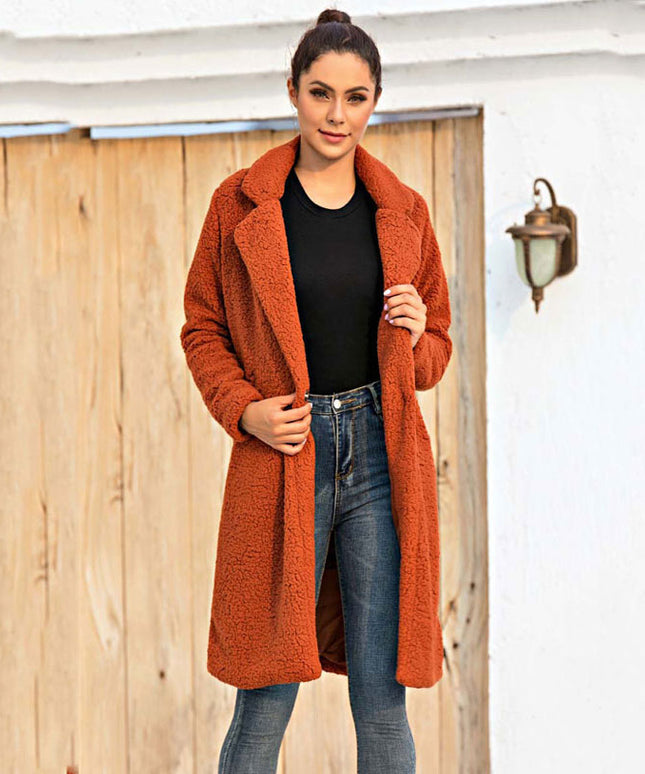 Damski płaszcz futrzany długości do kolana