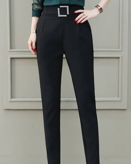 Damskie spodnie chinosy z ozdobną klamrą