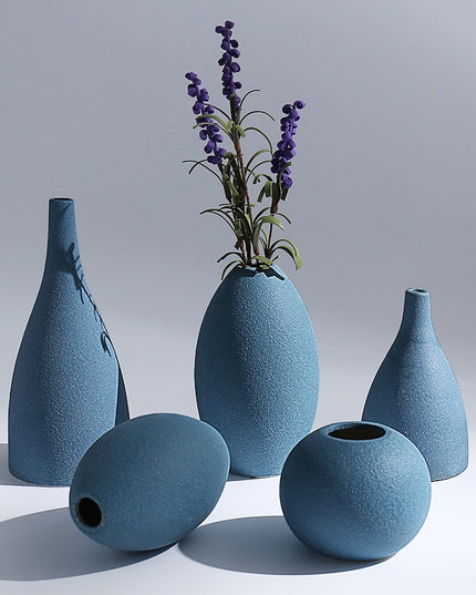 Wazon ceramiczny o geometrycznych kształtach