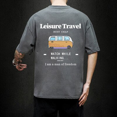 Męski T-shirt z napisem i nadrukiem na plecach