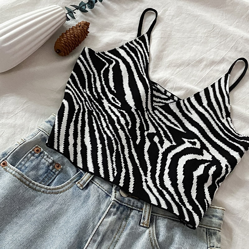 Damski crop top na ramiączkach we wzór zebry