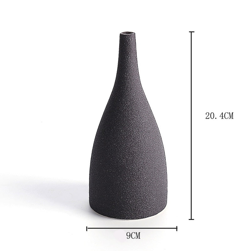 Wazon ceramiczny o geometrycznych kształtach
