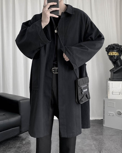 Męski płaszcz z wiązaniem