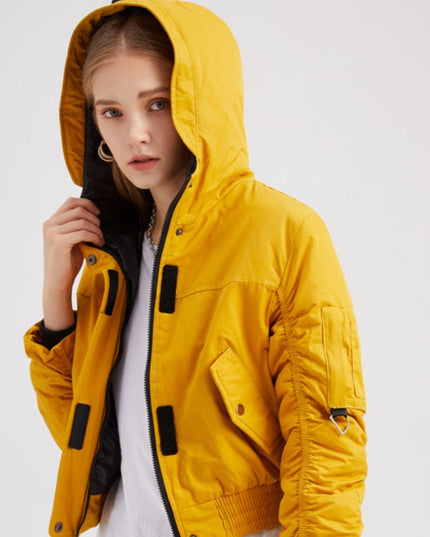 Damska kurtka przejściowa o długości crop z kapturem