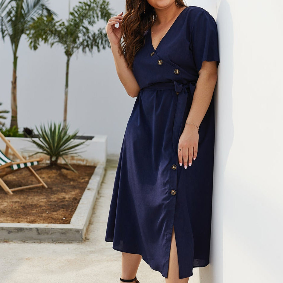 Sukienka plus size granatowa zapinana na guziki