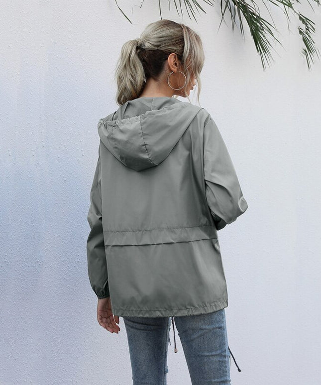 Damska kurtka przejściowa przeciwdeszczowa z kapturem