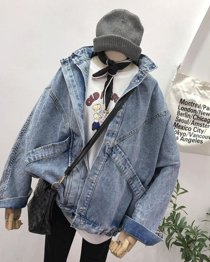 Damska kurtka jeansowa typu bomberka o kroju oversize