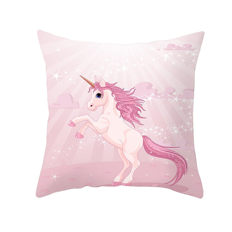 Poszewka na poduszkę dziecięca w różowych kolorach z motywem jednorożca