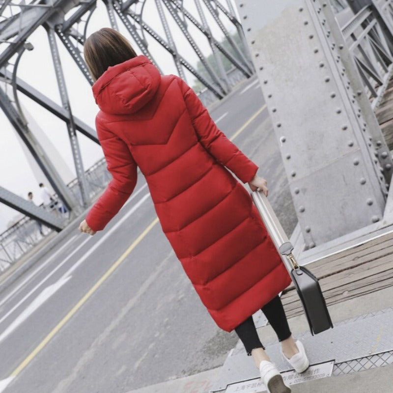 Damski płaszcz zimowy z kapturem