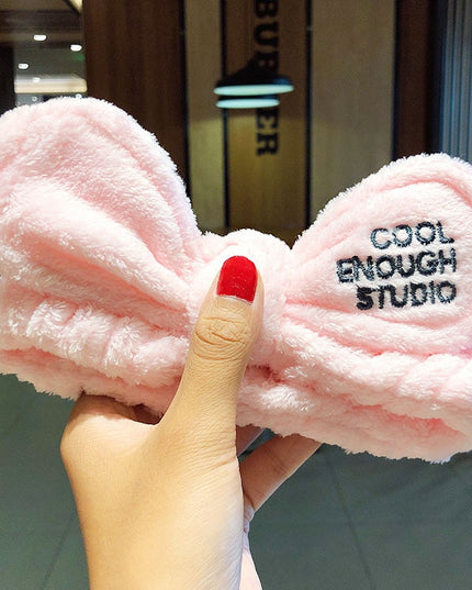 Opaska do włosów z napisem COOL ENOUGH STUDIO