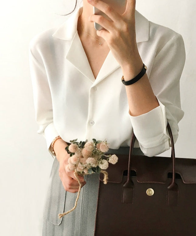 Damska koszula o klasycznym kroju