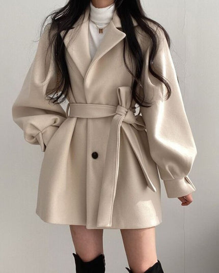 Damski płaszcz oversize wiązany w talii