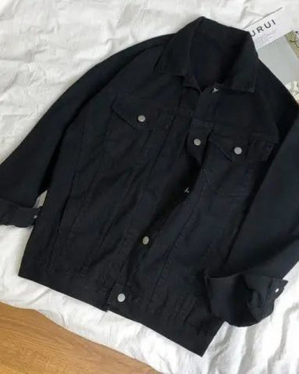 Damska kurtka jeansowa klasyczna o prostym kroju