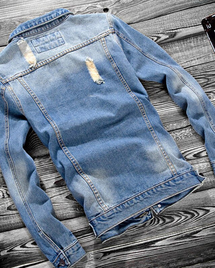 Męska kurtka jeansowa z naszywkami o prostym kroju