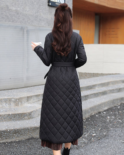 Damski długi płaszcz pikowany z wiązaniem