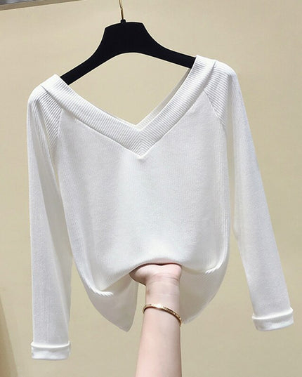 Damska koszulka z długim rękawem z dekoltem w serek z prążkowanego materiału