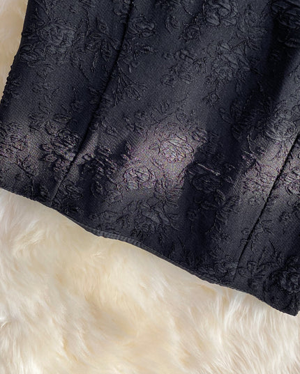 Damski top z fakturą w kwiaty