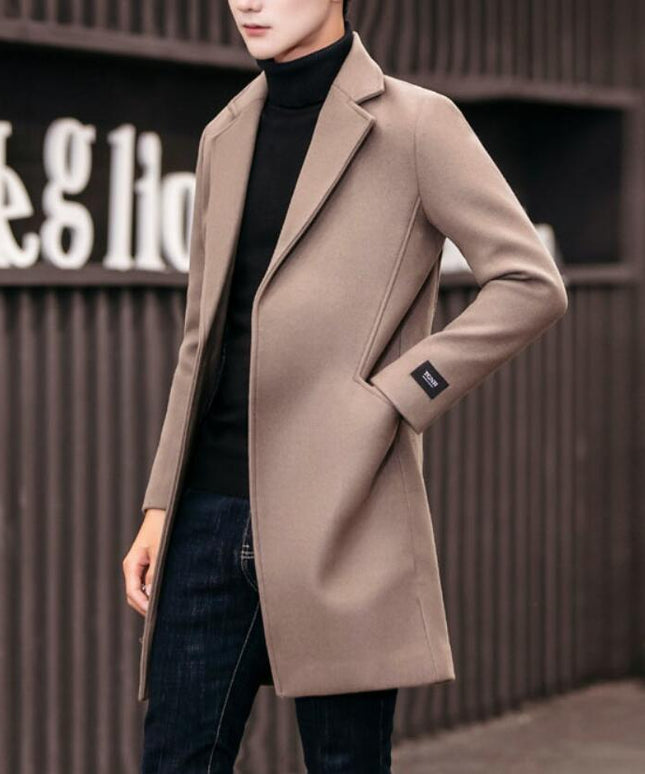 Męski płaszcz z kieszeniami