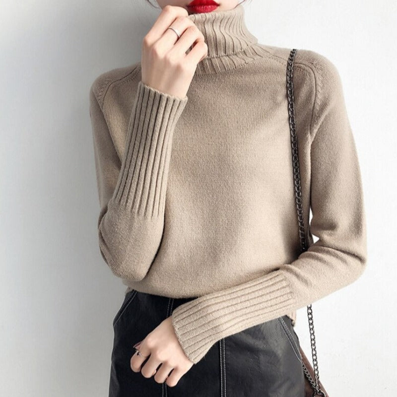 Damski sweter z golfem o luźnym kroju
