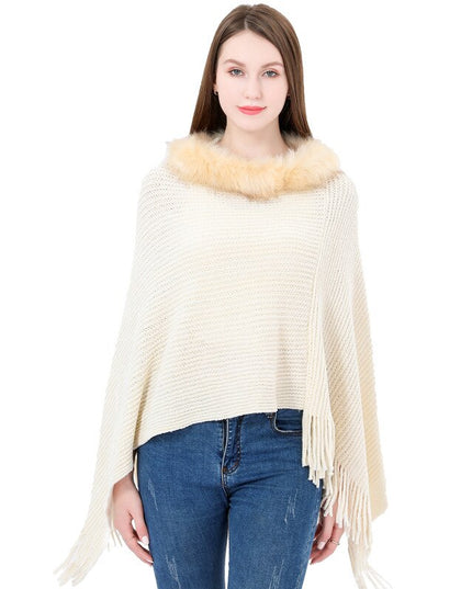 Damski sweter dziergany typu ponczo obszyty futerkiem