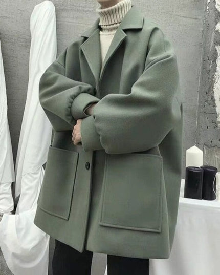 Męski płaszcz oversize z dużymi kieszeniami