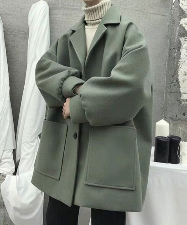 Męski płaszcz oversize z dużymi kieszeniami