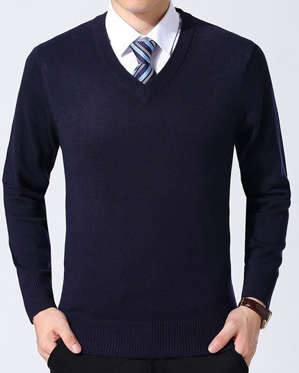 Męski sweter z dekoltem w serek o dopasowanym kroju