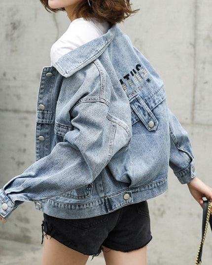 Damska kurtka jeansowa oversize z nadrukiem na plecach