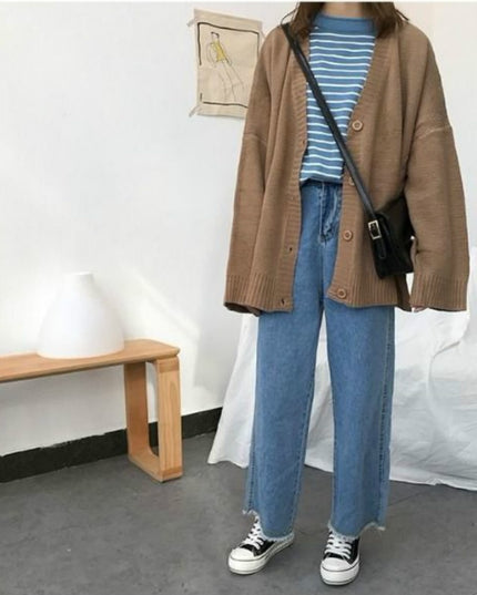 Damski sweter typu kardigan z szerokimi rękawami