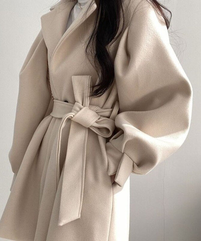 Damski płaszcz oversize wiązany w talii