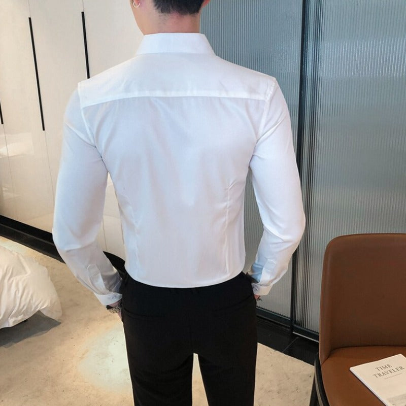 Męska koszula o dopasowanym kroju z haftem