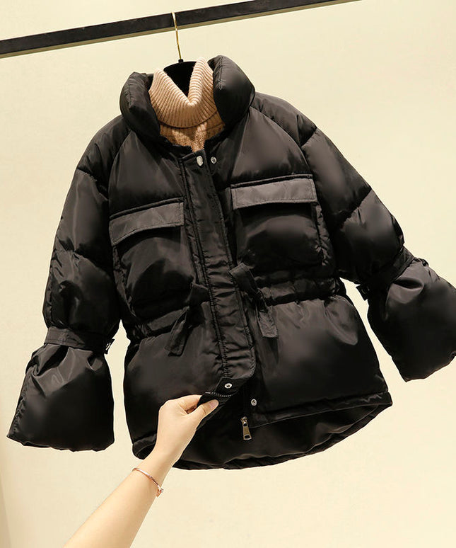 Damska kurtka zimowa taliowana z rozkloszowanymi rękawami