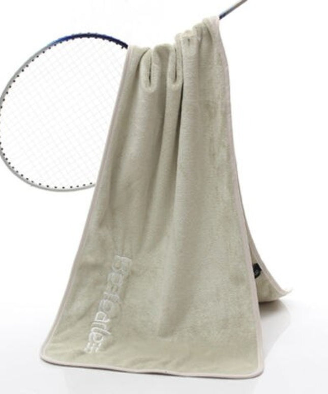 Ręcznik sportowy z grubego materiału z napisem