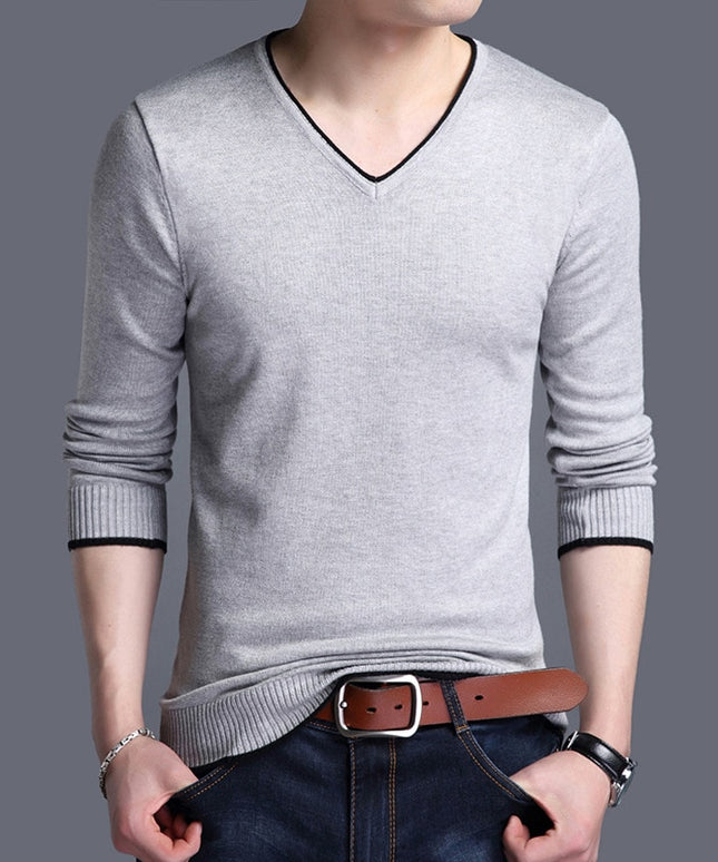 Męski sweter z dekoltem w serek wykończony lamówką