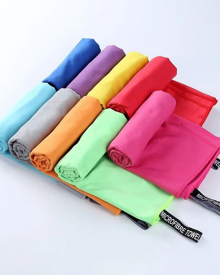 Ręcznik sportowy przenośny z pokrowcem w jednolitych kolorach