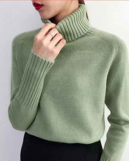 Damski sweter z golfem o luźnym kroju