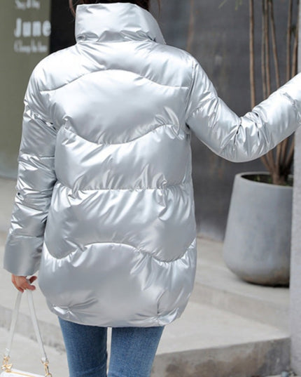 Damska kurtka zimowa z błyszczącej tkaniny