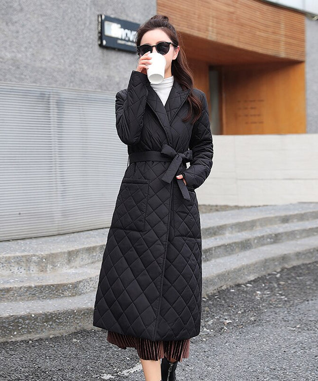 Damski długi płaszcz pikowany z wiązaniem