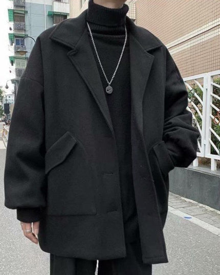 Męski płaszcz oversize zapinany na guziki