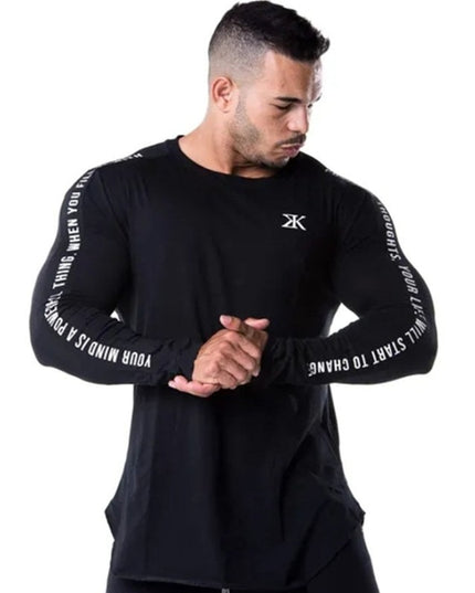 Męska koszulka z długim rękawem sportowa z napisami na rękawach