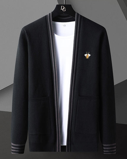 Męski sweter typu kardigan z naszywką pszczoły