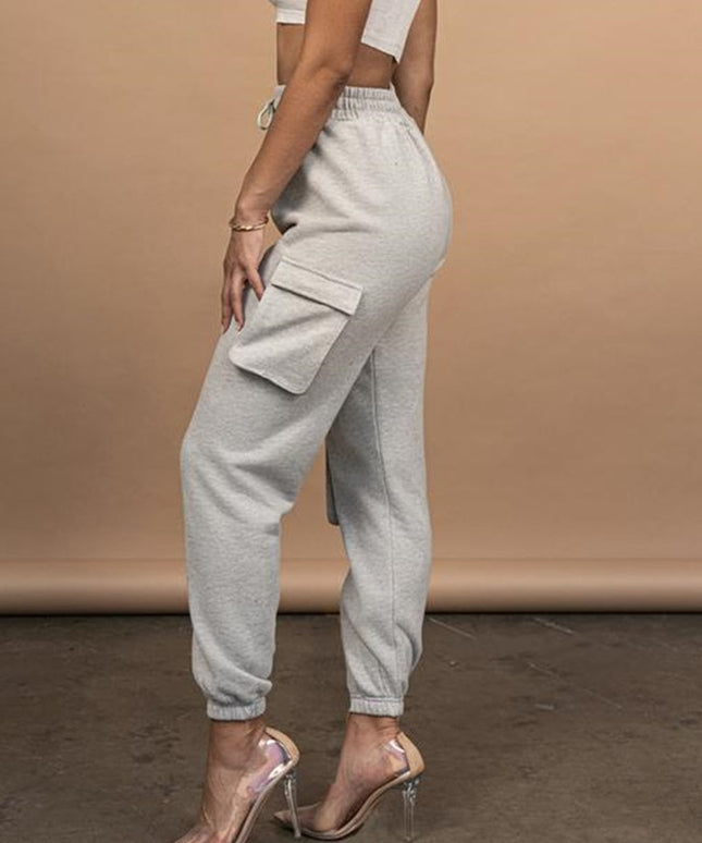 Damskie spodnie dresowe cargo