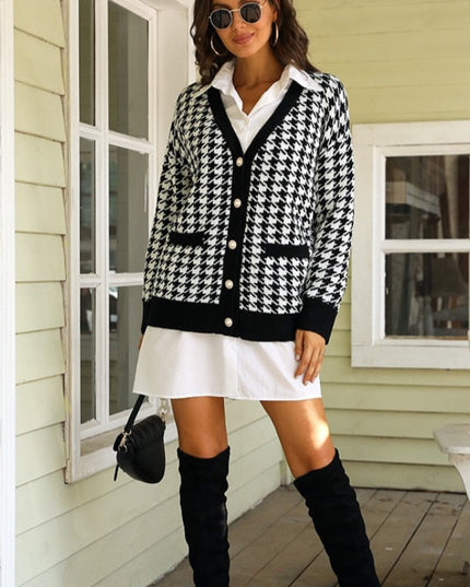 Damski sweter elegancki typu kardigan w pepitkę